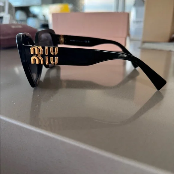 Miu Miu Sunglasses SMU 10Y 56 17 - Picture 7 of 10
